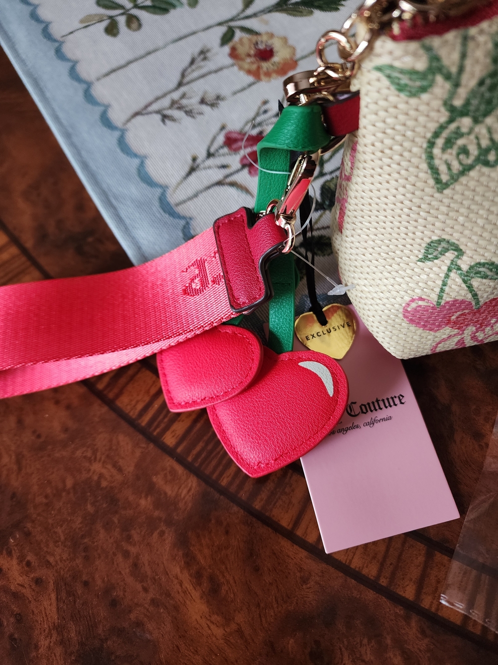 💓Juicy Couture Cosmetic Bag + Lip Gloss Trio + Spa Headband Set💓 - Picture 4 of 4